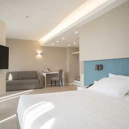 Airone Hotell 4*